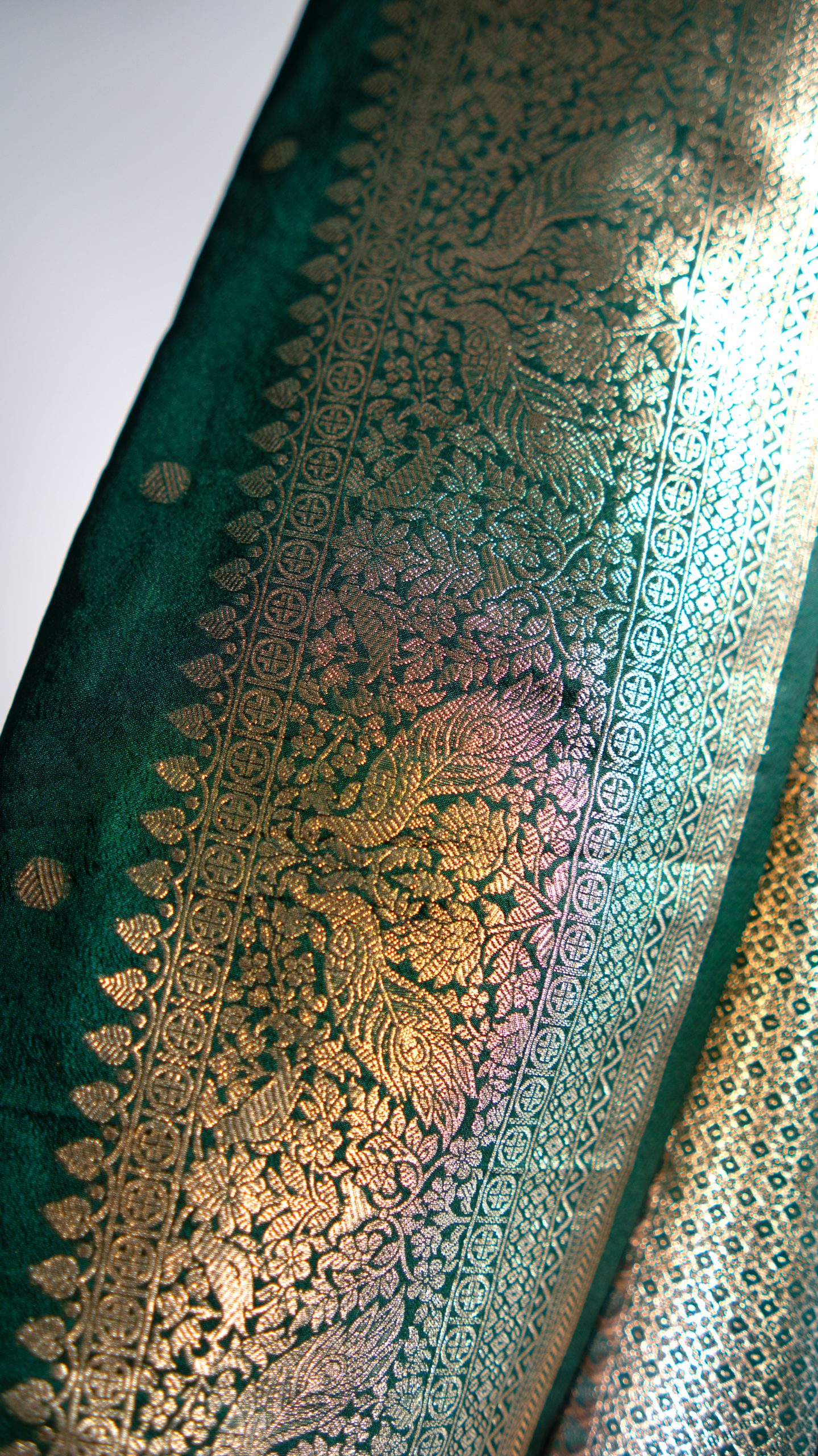 Crepe Silk Saree with Polka Dot Buti & Zari Border - Image 3